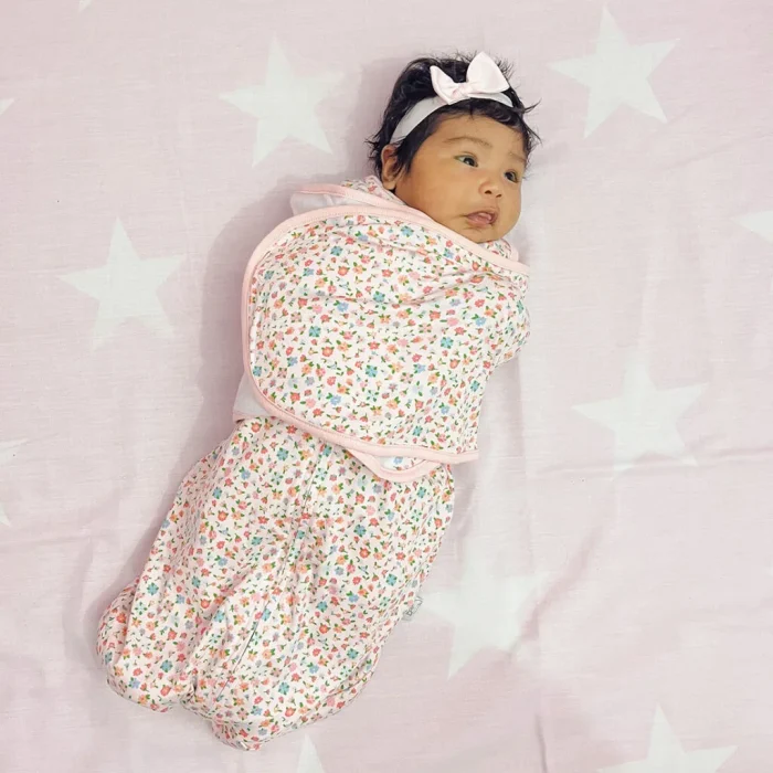 swaddle pima floral saquito envolvente bebe verano algodon 2 1024x1024 1